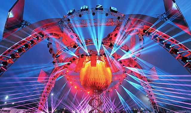 利亞德用517塊LED顯示屏構建“賽博朋克”世界，點燃沈陽炫彩夜生活